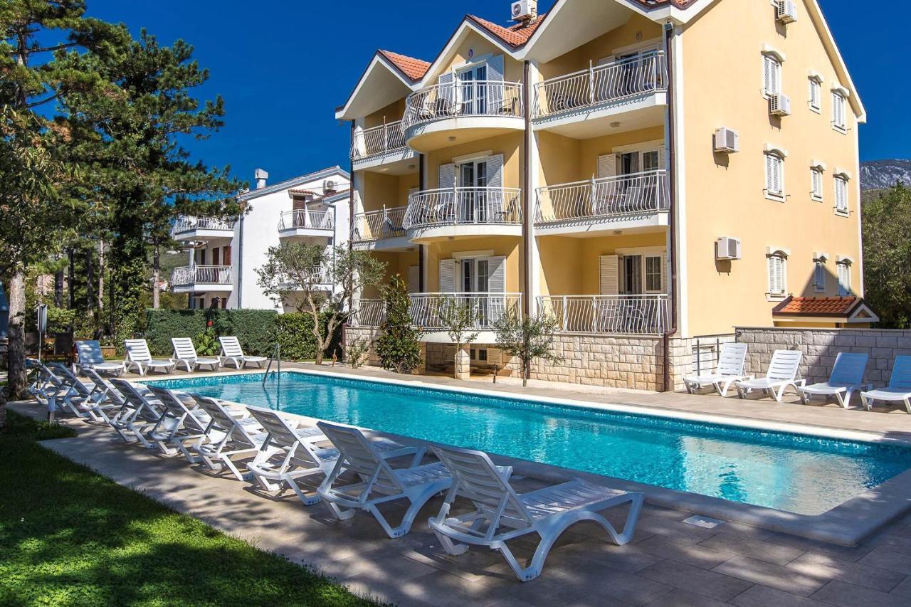 Apartments With A Swimming Pool Jadranovo, Crikvenica - 3238 Экстерьер фото
